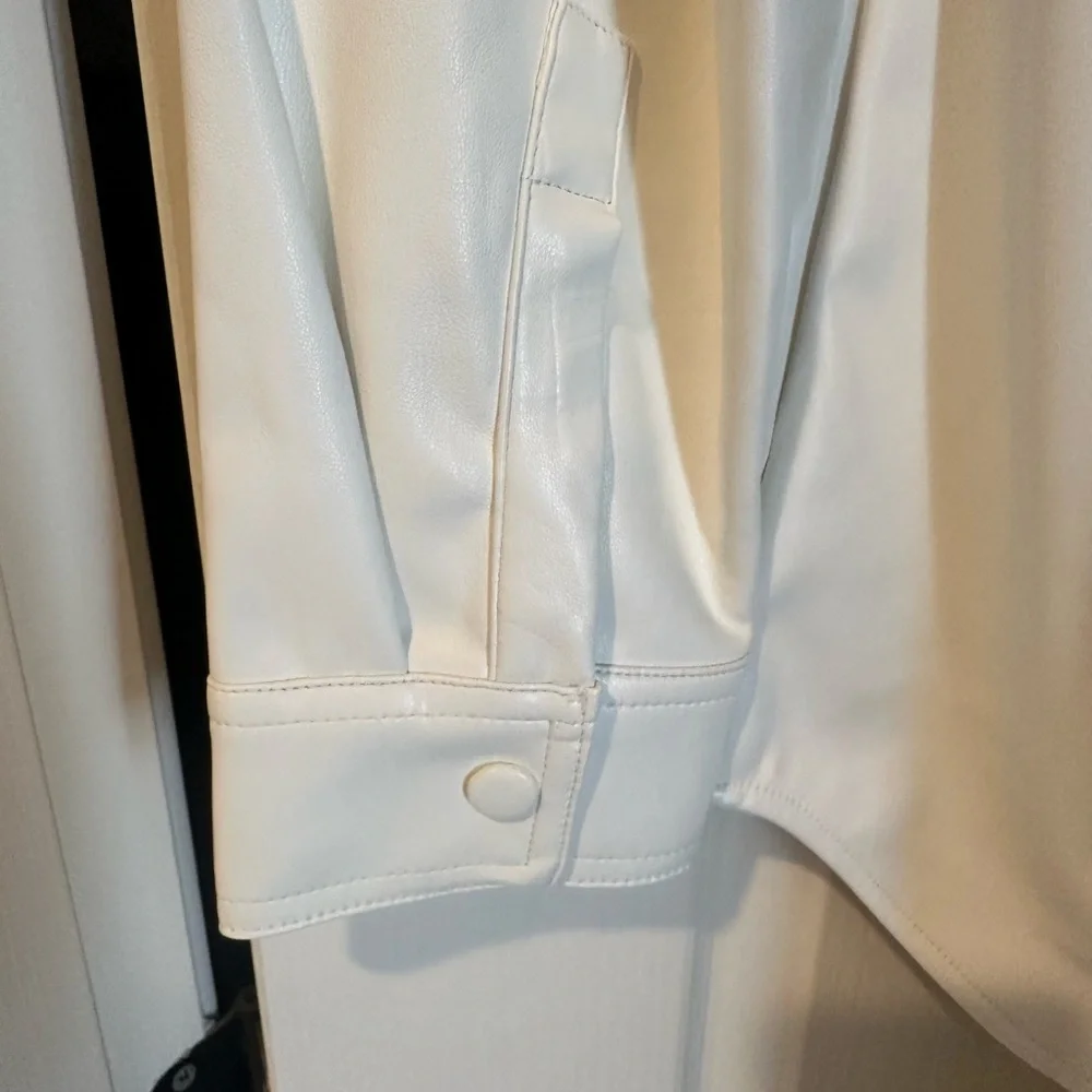 NWT Mellowday Faux Leather Shacket - Size M - Picture 5 of 6